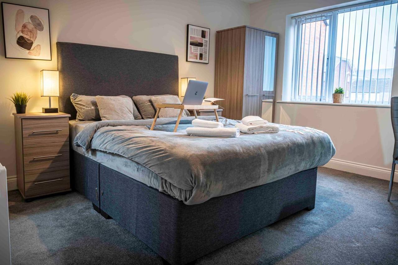 1 Bed House At Velvet Serviced Accommodation Swansea With Free Parking & Wifi - Sa1 Eksteriør billede